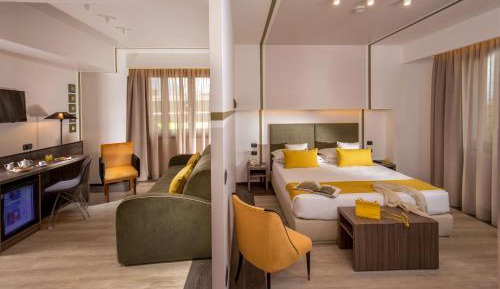 Club Triple Room