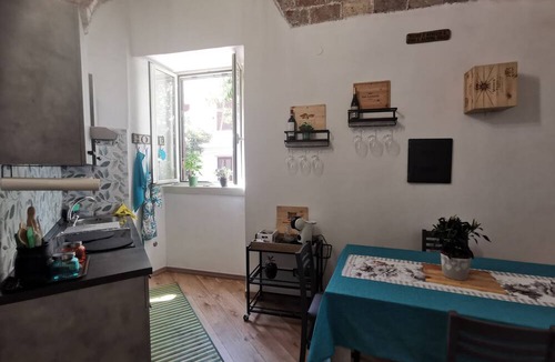 Civitavecchia Apartment | Apartment 100 m from the station two steps from the sea and the port with kitchen