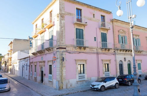 Vittoria House | Le2Stanze