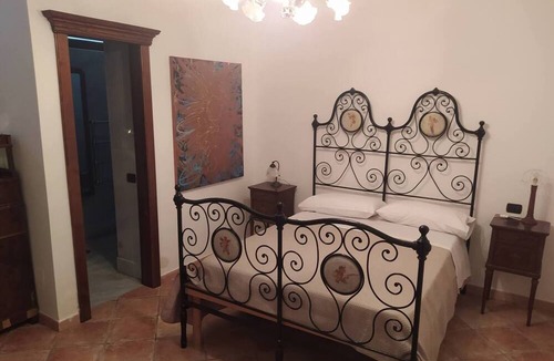 Trani Villa | Villa 'Liana, Pool and Tennis Court' with Sea View, Wi-Fi and Air Conditioning