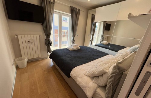 Monteverde Nuovo Apartment | Apartment 'Whitecate - Attico A Roma' with Private Terrace, Wi-Fi and Air Conditioning