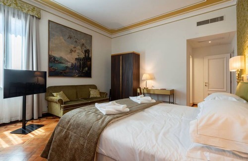 Cannaregio Apartment | Large 6 bedrooms apartment