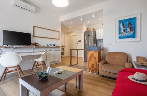 Capaci Apartment | Holiday Apartment "The View Of The Sea" near Beach with 2 Balconies & Wi-Fi
