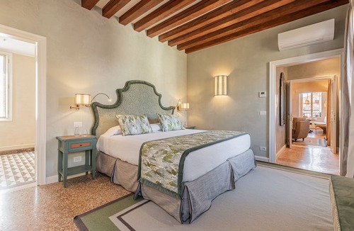 Dorsoduro Apartment | L'Opera Divina