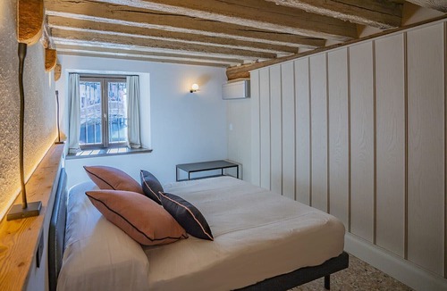 Castello Apartment | Corte Rubbi 5514 Two-bedroom with Canal View
