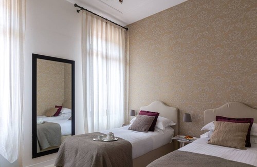 San Marco Apartment | Contemporary apartment with Canal View near San Marco