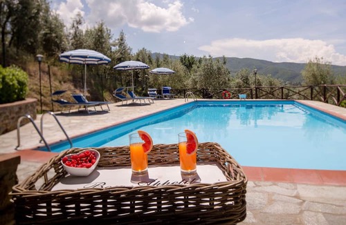 Pieve di Chio House | Lovely apartment in villa with WIFI, pool, pets allowed and panoramic view, close to Cortona