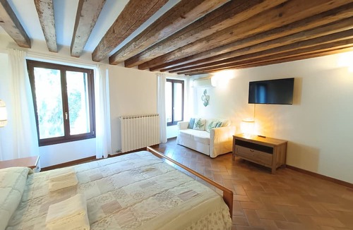Castello Apartment | Apartment with garden