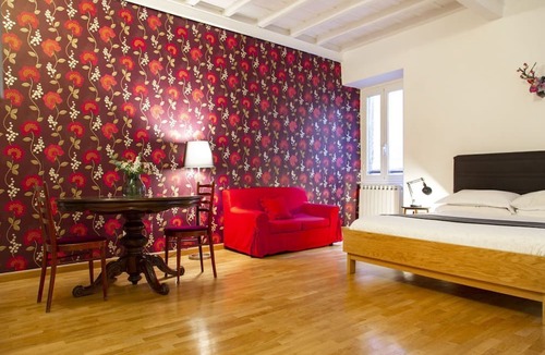 Trastevere Apartment | TrastevereHome - Paglia House of 17Century in Trastevere