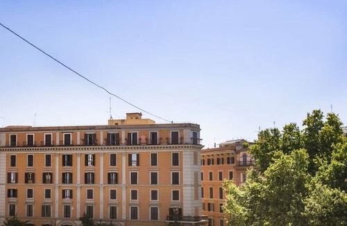 Trastevere Apartment | TrastevereHome - San Cosimato View on Trastevere Square