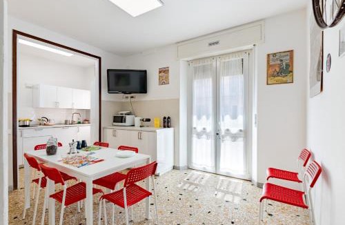 Pisa Apartment | The BrightSide Pisa, Family & Friends Flat with 2 Bathrooms, Balconies & Moto Garage
