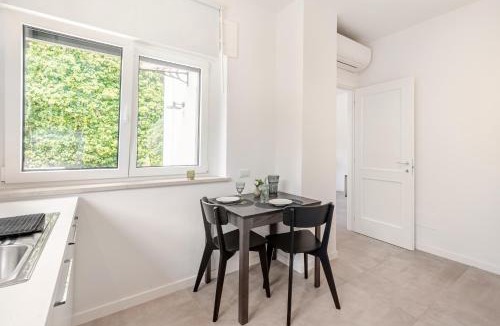 Latina Apartment | IVY - Golden