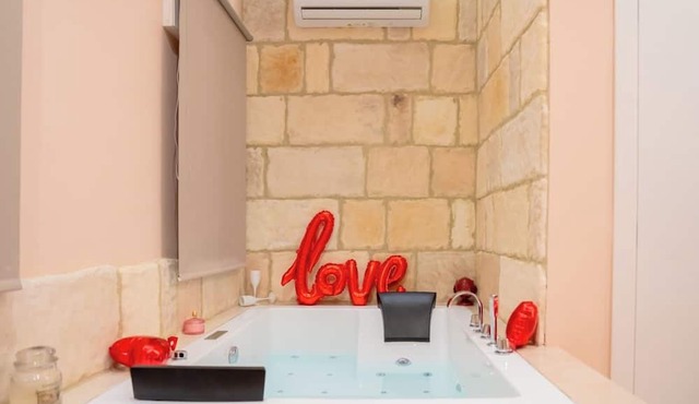 Roses Suite & Apartments