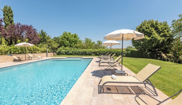 Farmhouse 'Podere Il Moro' with Private Pool, Wi-Fi and Air Conditioning