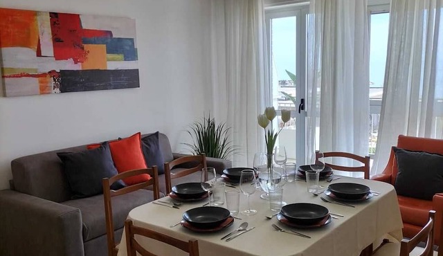 The sea in the living room, cozy sea view apartment!