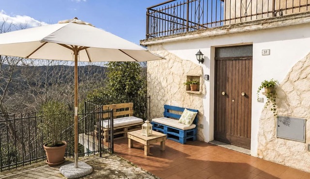 Nice apartment for 4 people with WIFI, A/C, TV, patio and pets allowed
