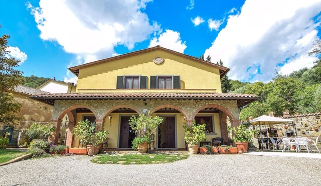 Amazing home in Cortona