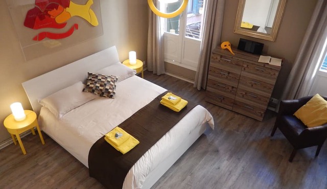 Beautifully Restored, Super Location and very typical!