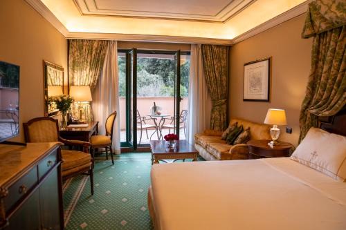River Chateau Hotel