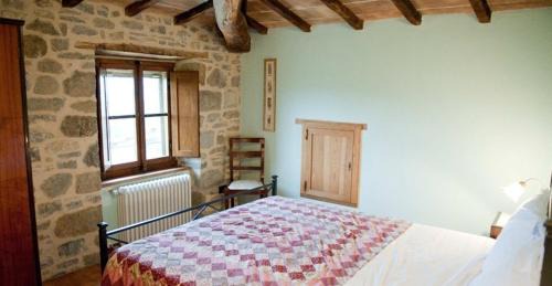 Charming apartment in Caprese Michelangelo, shared pool.