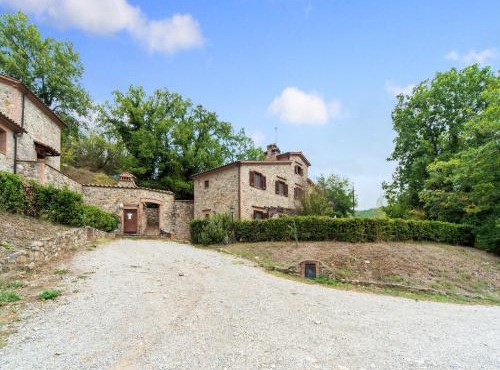 Holiday Home in Ficulle with Pool Access